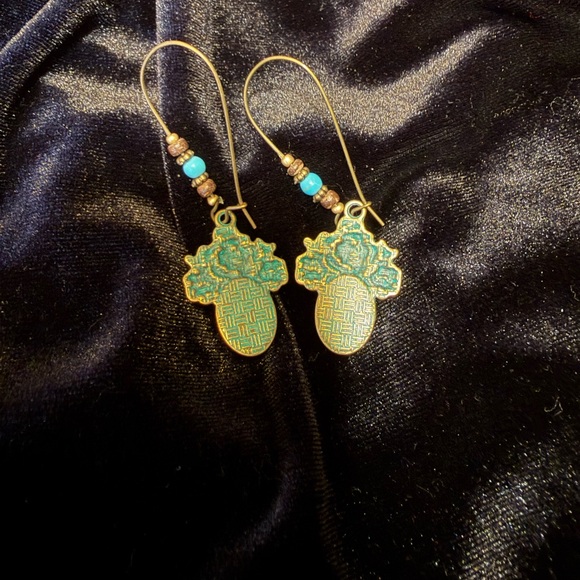 Elegant Turquoise and Gold Earrings - Picture 2 of 5